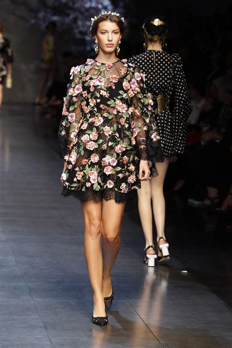 dolce gabbana flowercrown|dolce gabbana blusen.